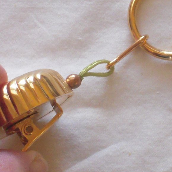 Avon Vintage Retro Gold Tone Pearlesque Key Clip Ring - Picture 3 of 8